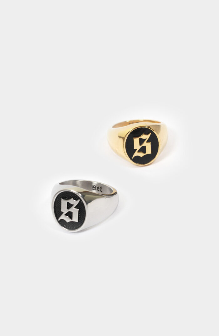 Set S Logo Signet Ring - Image 1