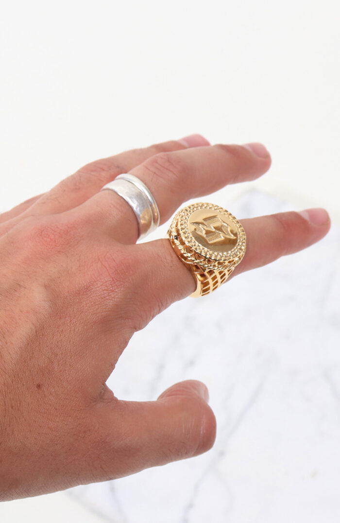 Set S Logo Sovereign Ring - Image 1